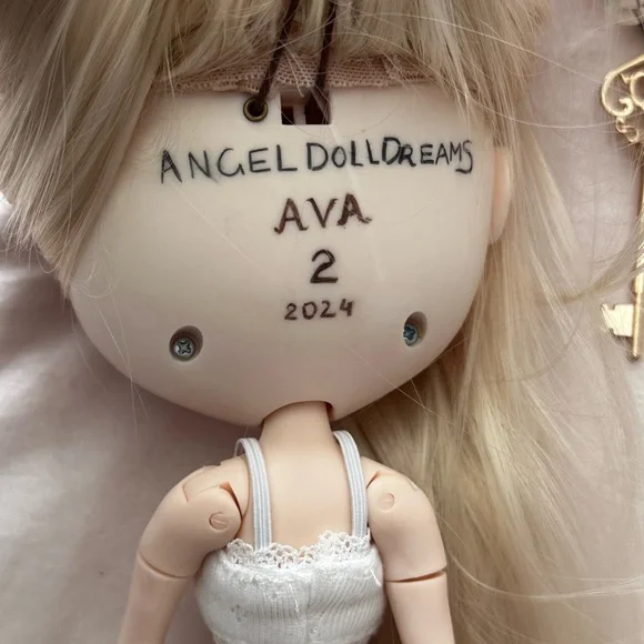 blonde blythe doll - Picture 5 of 5